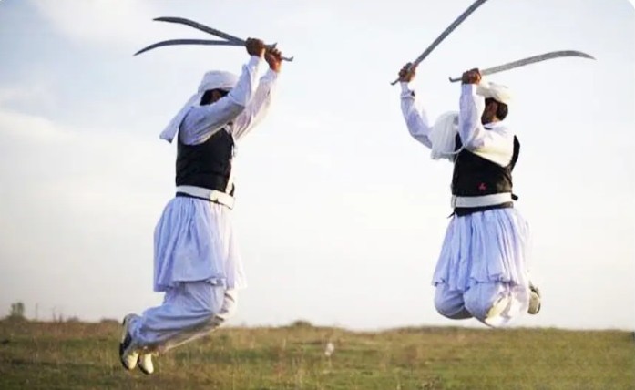 پرونده:رقص چوب یا رقص شمشیر.jpg