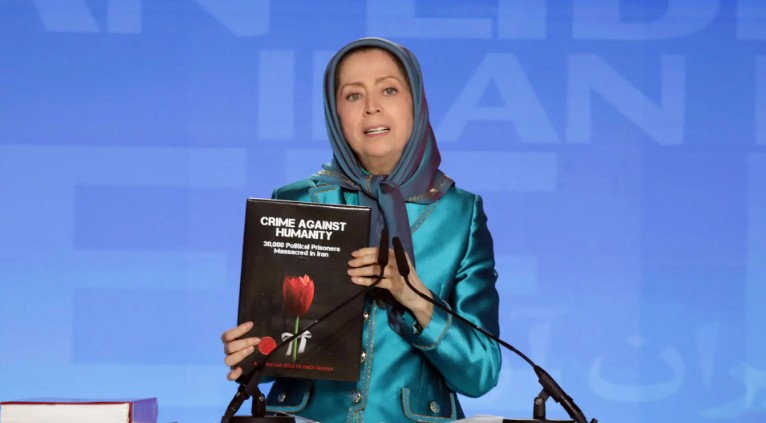 پرونده:مریم رجوی- سخنرانی در روز دوم گردهمایی.jpg