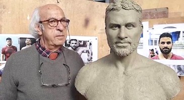 پرونده:تندیس نوید افکاری.jpg