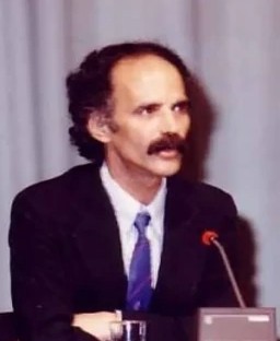 هوشنگ گلشیری.jpg