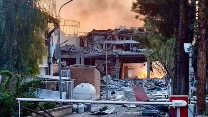 پرونده:حمله هوایی به انستیتو پاستور در تهران .jpg