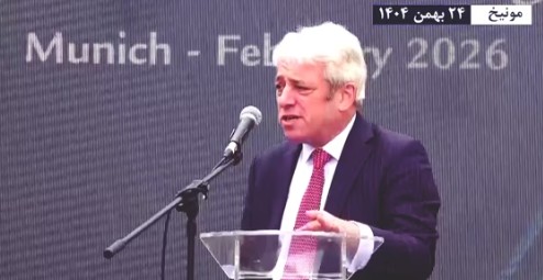 پرونده:سخنرانی جان برکو در تظاهرات مونیخ.jpg