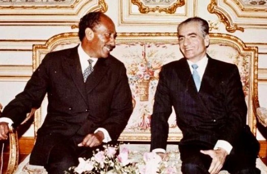 پرونده:انور سادات و محمدرضا پهلوی.jpg