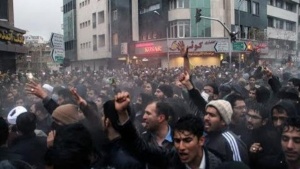 انبوه تظاهرکنندگان در اعتراضات دی‌ماه ۱۳۹۶.jpg