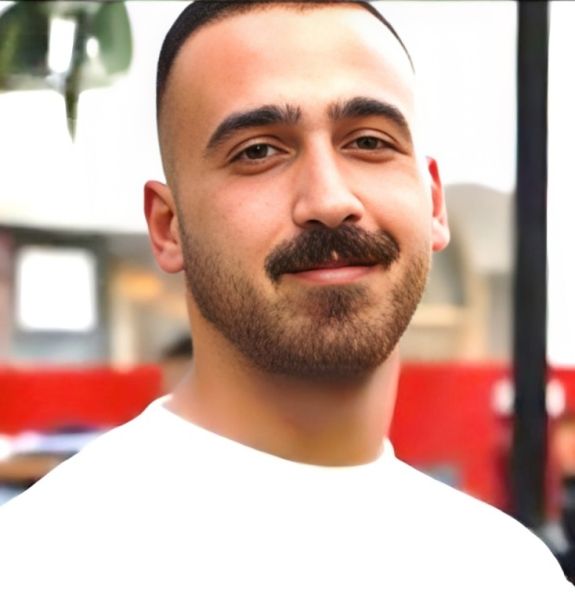 پرونده:آرین حسینی1.jpg