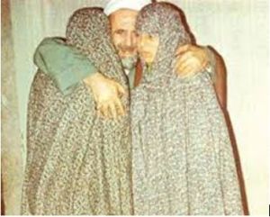 آیت‌الله لاهوتی همراه با عروس‌هایش، فاطمه و فائزه رفسنجانی.JPG