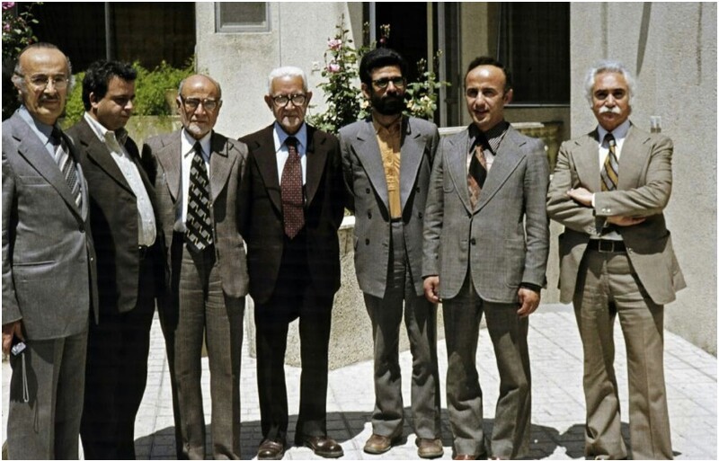 پرونده:از راست، پولادی، صباغیان، محمد مهدی جعفری، یدالله سحابی، بازرگان، محمد بسته نگار، حاج سید جوادی.jpg