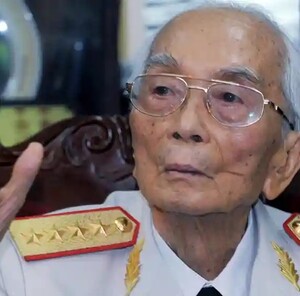 ژنرال جیاپ- ۲.jpg