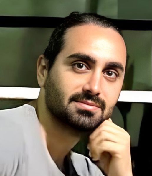 پرونده:آرش حسنی1.jpg