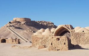 دخمه زرتشتیان - یزد.jpg