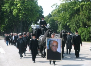 مراسم تشیع جنازه زنده یاد بهرام عالیوندی در فرانسه.JPG