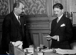 فروغی و حسین علاء.JPG