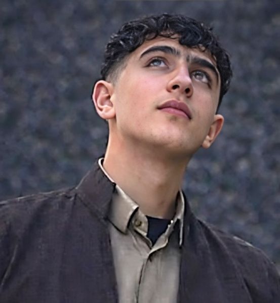 پرونده:علی عباسی1.jpg