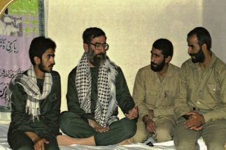 از راست: ابراهیم زاده و اسماعیل قاآنی در کنار خامنه‌ای در دوران جنگ ایران و عراق