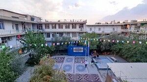 مدرسه حقانی قم؛.jpg