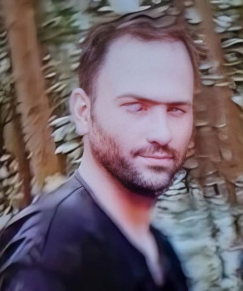 پرونده:عباس کشاورز1.jpg