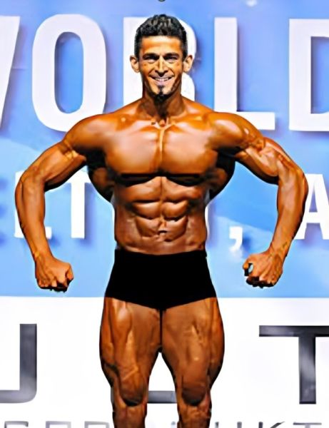 پرونده:مسعود ذات پرورد2.jpg