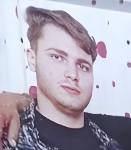 پرونده:علی جوان بخت1.jpg