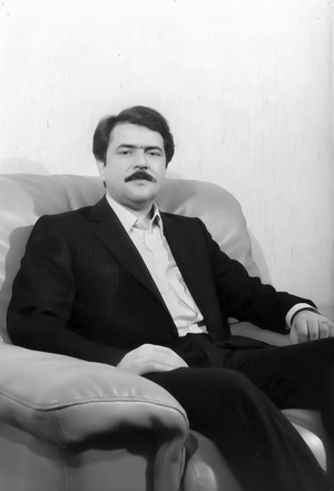 مسعود رجوی - پاریس.jpg