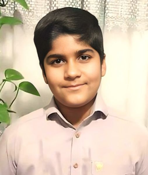 پرونده:حذیفه اوستاخ1.jpg