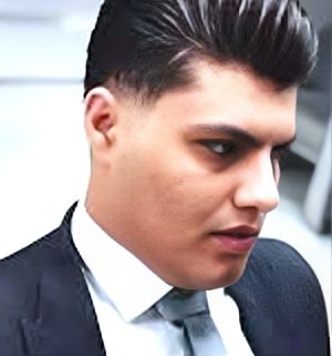 حسین (امید) هاشم زاده1.jpg