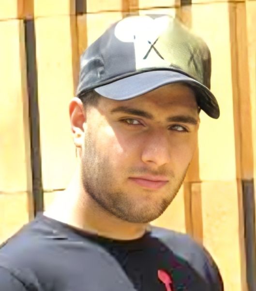 پرونده:محمد امینی،اصفهان.jpg