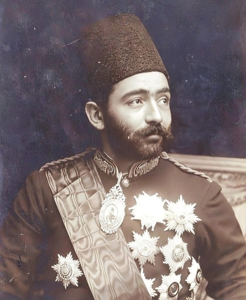 پرونده:میرزا علی اصغر اتابک؛1.jpg