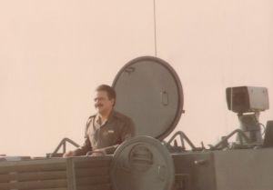 مسعود رجوی بر روی زرهی‌های ارتش آزادی‌بخش.jpg