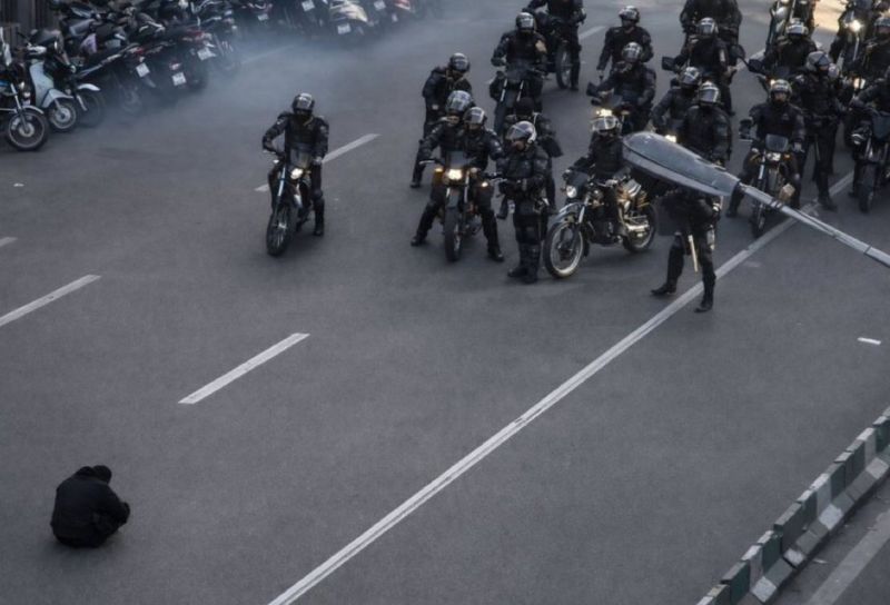 پرونده:نگاره‌ای از اعتراضات دی۱۴۰۴.jpg