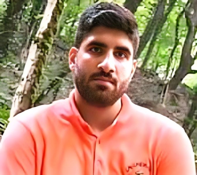 پرونده:علی صدیقی،لاهیجان.jpg