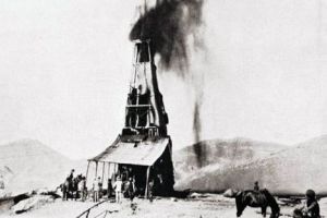 اولین فوران چاه نفت در مسجد سلیمان.JPG