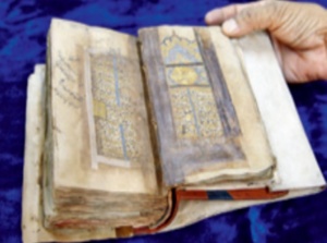 نسخه دستنویس دیوان حافظ در کلکته با امضای شاه جهان